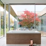 Drewno i rośliny w łazience