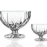 Wazony na wiosenny stole. Szklane dekoracje do domu.