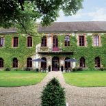 We normandzkiej wsi Perche stoi XIX-wieczny zamek. W jego dawnej stajni Candice urządziła sobie dom.