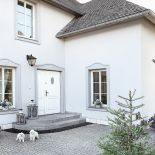 Wejście do domu. Romantyczna willa w Krakowie