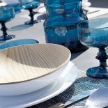 Większość naczyć w domu także jest w kolorach morza.