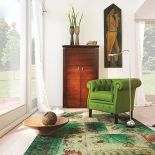 Wielkie fotele, które wyglądają prawie jak kanapy. Modne i wygodne.