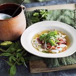 Wietnamska zupa pho. Rozgrzewające zupy