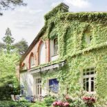 Willa obrośnięta winobluszczem. U wydawców tygodnika „Wprost”