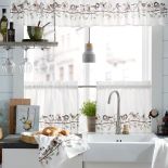 co powiesić w oknie w kuchni