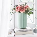 wiosenne dekoracje na parapecie