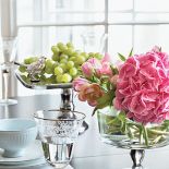 Właścicele zbierali latami platerowane patery, mleczniki, cukiernice.