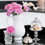 Właścicele zbierali latami platerowane patery, mleczniki, cukiernice.