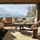 Właściciel chciał ogromnych okien i widoków na cztery strony świata.