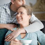 Właściciele domu. Biały domek z gankiem