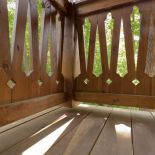 Właścicieli zachwyciły drewniane ażurowe zdobienia.