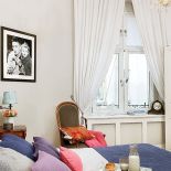 Właścicielka wyraża emocje za pomocą kolorów: dodatki bardzo częst są tu zmieniane, a przez to wnętrze co jakiś czas