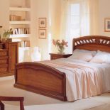 Włoska sypialnia Borgo Antico w stylu klasycznym. Łóżko kosztuje 4227 zł, komoda - 4067 zł. RAD-POL