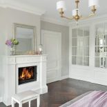 We wnętrzach dominuje tak ceniony teraz modern classic, inspirowany stylem amerykańskich rezydencji. Do tego nuty