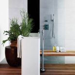 Wolno stojąca, jednouchwytowa Pan z joystickiem (3977 zł) - projektanci Ludovica i Roberto Palomba, inspirowali