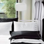 Wraca moda na puchowe piernaty, poduchy, pledy, kapy, falbany, koronki...