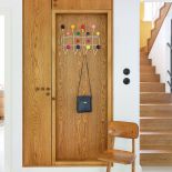 Wszędzie naturalne materiały: beton, szkło i przede wszystkim drewno.