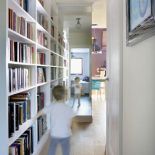 Wykorzystany na półki z książkami. Turkusy i błękity