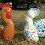 Wylepiane recznie, dwukrotnie wypalane w temperaturze 900 stopni, szkliwione i recznie malowane barwnymi glinkami. Izabella