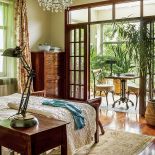 Wyrafinowana i jednocześnie nowoczesna - klasyka, czerpiąca garściami z antycznych wzorów, malowideł, ornamentyki pałacowej.