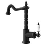 Wysoka (28 cm) Glittran kosztuje 399 zł i ma gwarancję na 10 lat, IKEA