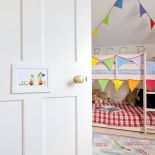 Wzór na drzwiach. Wzór do dziecięcego pokoju