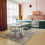 układanie podłogi w cegiełkę