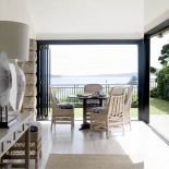 Dom z morskimi dekoracjami