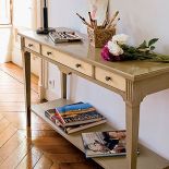 Z drewna lipowego i bukowego, od 1500 euro. GRANGE