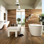 Z fabryki Venis. Kosztuje 380 zł/m². Wanna Minimal Oval z fabryki System Pool kosztuje 6600 zł (175 x 80 cm). anicar