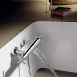 Z kaskadowym strumieniem wody. Cena od około 1200 zł. TRES