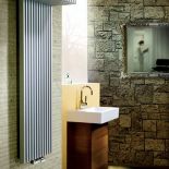 Z półeczką do ogrzania ręczników, od 4900 zł. VASCO/THERMIC