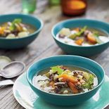 Z soczewicy, na jagnięcej golonce. Rozgrzewające zupy