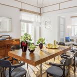 Jadalnia urządzona meblami Art deco.