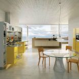 Urządzamy kuchnię: co wybrać wyspę czy stół