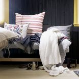 Za 39,99 zł. IKEA. Dobre łóżka, piękna pościel