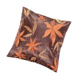 Za poduszkę Meraya (45 x 45 cm) zapłacimy 45 zł. HOME YOU