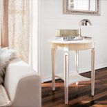 Za ten mebelek zapłacimy 2430 zł. Możemy wybrać też kolor czerwony z czarnymi wstawkami. ABAR