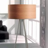 Zabawa proporcjami ? lampa stojąca Finn (640 zł). PHILIPS