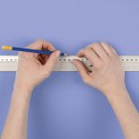 Zaczynamy od wyznaczenia linii wzoru.