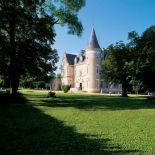 Zamek w Château des Reynats pod Périgueux.