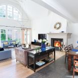 Zanim w salonie pojawiła się wymarzona lampa, Iwona obejrzała 24 żyrandole.