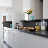 Zaprojektował ja przyjaciel gospodarzy - Adam Kołodziej.