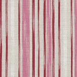 Modne tkaniny w oknach, na stole i kanapie