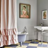 fioletowa łazienka aranżacja