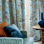 Zasłony Cressida firmy Colefax Fowler (784 zł za metr). IMPRESJE HOME COLLECTION