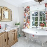 Zasłony w muszle od Manuela Canovasa.