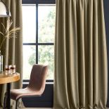 Dekoracja okna w salonie