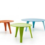 Zastanawialiście się kiedyś, kto zaprojektował meble, które kupujecie? W ofertach wielu firm znajdziemy lampy, kanapy