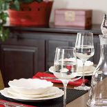 Zastawa stołowa idealnie komponuje się z wnętrzem.